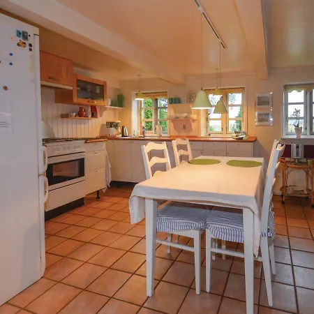 Three-bedroom Holiday In Farso * Louns