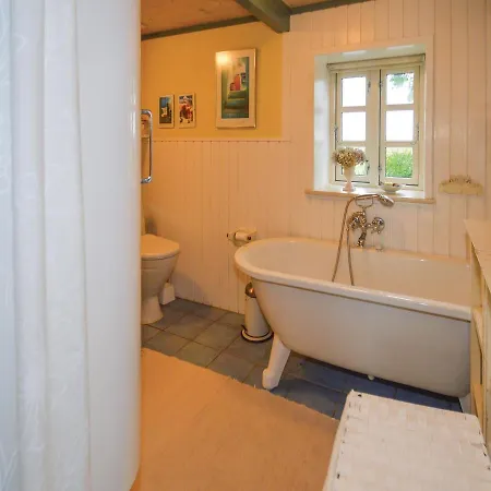 Three-bedroom Holiday In Farso * Louns