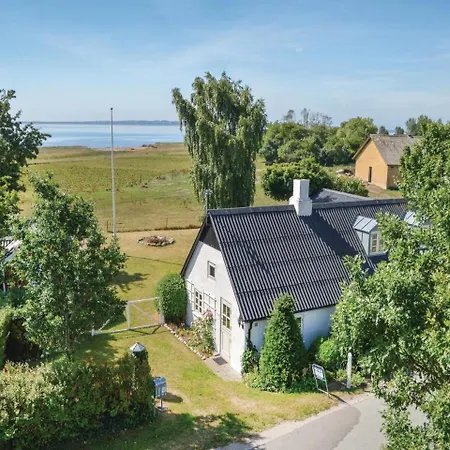 Three-bedroom Holiday In Farso * Louns